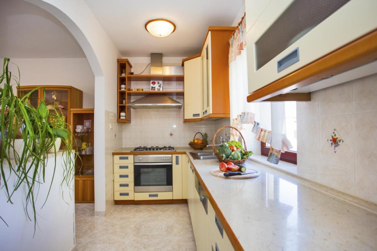 Holiday Home Elvis, Village Kujici Hreljici Экстерьер фото
