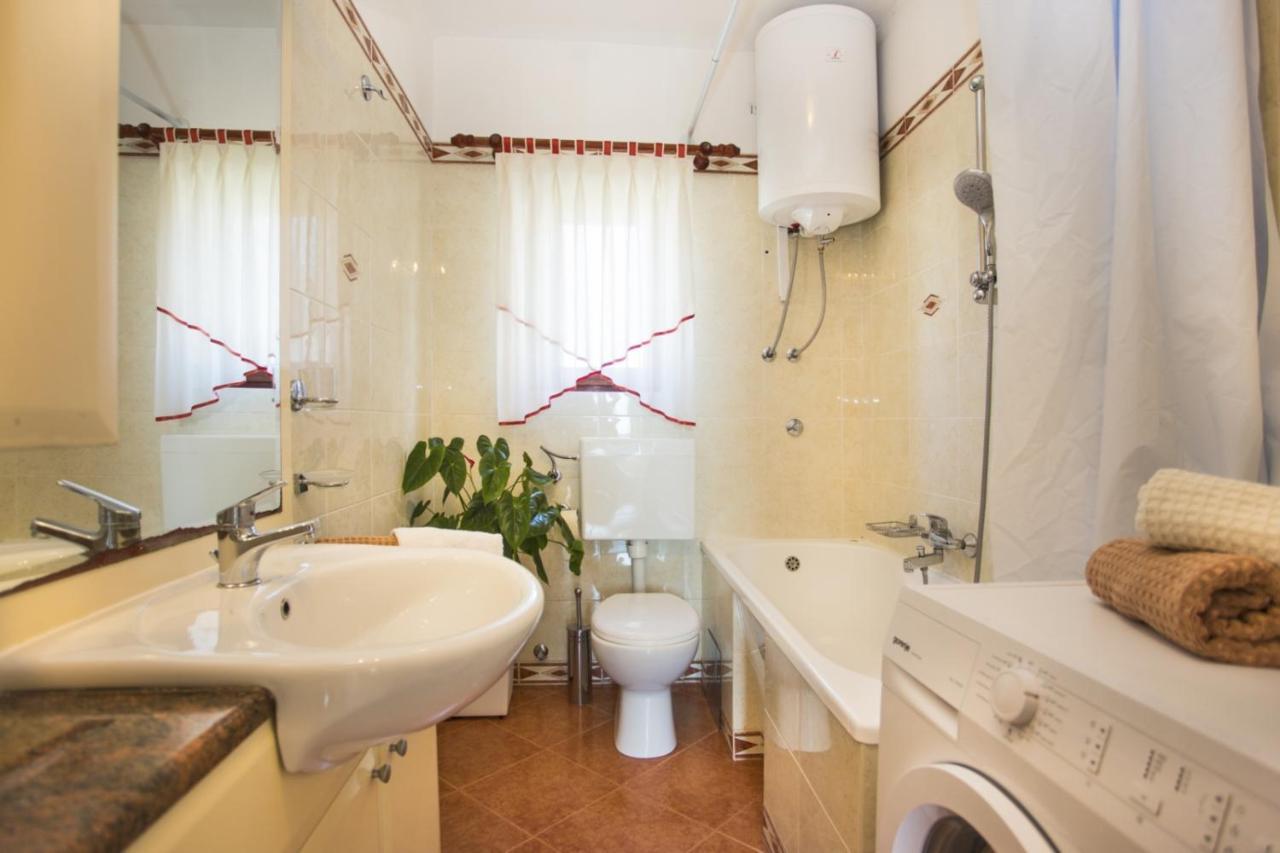 Holiday Home Elvis, Village Kujici Hreljici Экстерьер фото